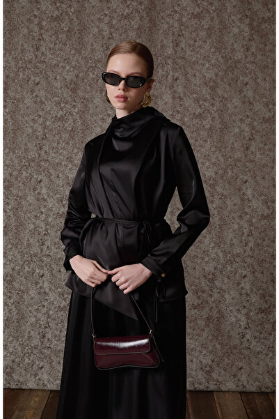 Fatma Atasoy Fularlı Siyah Saten Gömlek