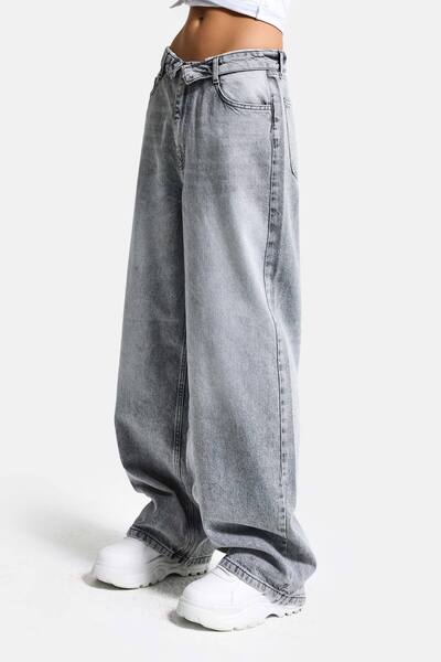 it's basic Blugi de damă din denim, croială dreaptă, cu detaliu curea, design special, gri, 4s6-12