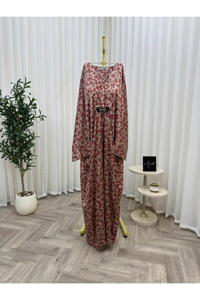 NALA FASHION The jalabiya is a blend of classic oriental style and modern tou...