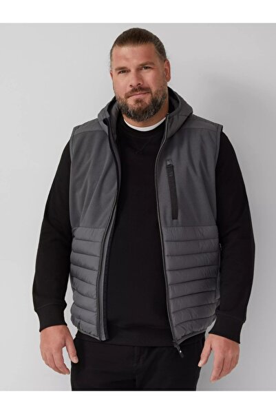 s.Oliver Big Sizes Men's sports vest, for outdoor use with hood and Regular f...