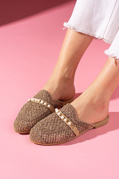 modayaselam Wicker Embroidered Pearl Detailed Closed-Front Slippers