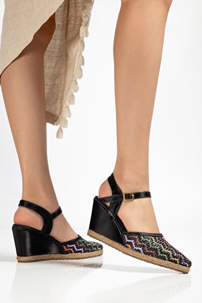 Kartezyen yeni sezon dolgu topuklu sivri burunlu kadın ayakkabı