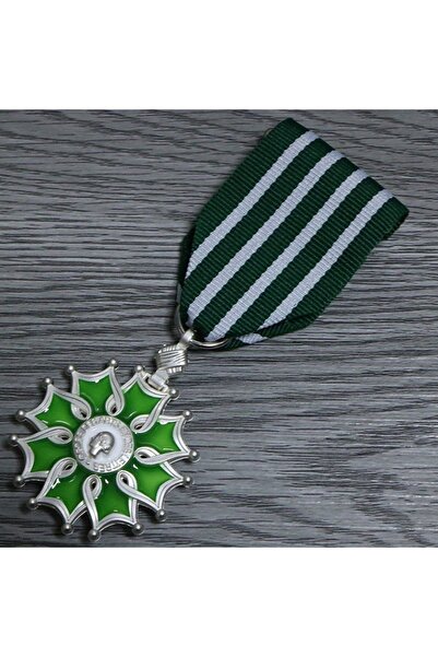 Choice شارة وسام جوقة الفنون والآداب الفرنسية الأوروبية الفضية، رتبة فارس، رت...