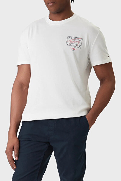 Tommy Jeans تي شيرت قطني ذو قصة عادية وياقة دائرية للرجال DM0DM22319 YBL