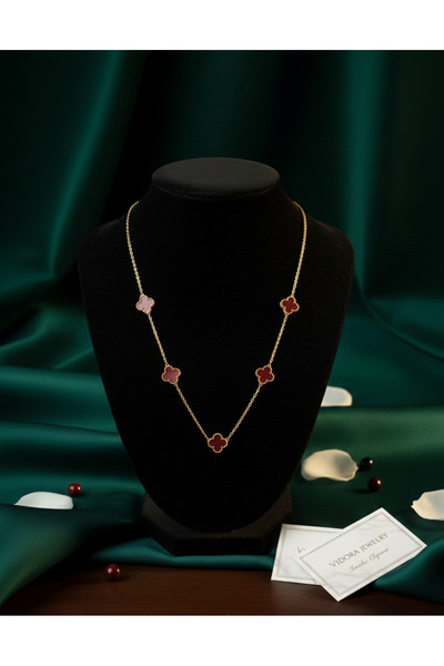 Vidora Jewelry Kırmızı Yonca Figürlü Çelik Kolye – Özel Tasarım 5’li Sıralı Ş...
