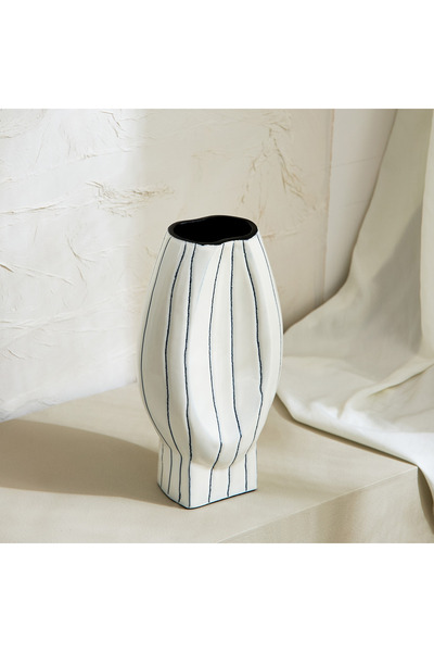 Generic Fylis Aluminium Sketchy Story Vase - 14.5x8x26 cm