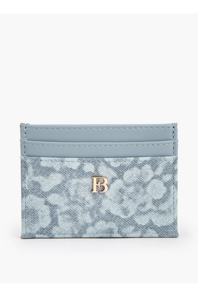 Flora Bella by Shoexpress حامل بطاقات ذو ملمس بارز بتفاصيل الأحرف الأولى