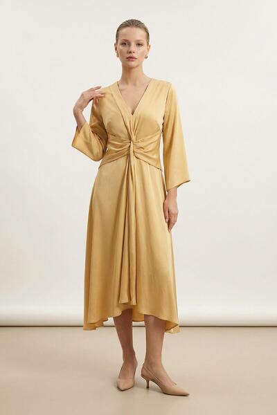 Setre Amber V Yaka Bel Ve Kol Detaylı Midi Boy Elbise