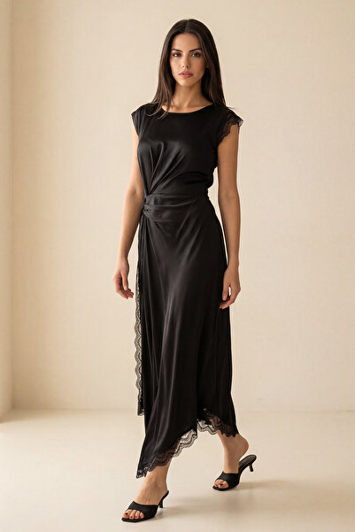 Setre Μαύρο μίντι φόρεμα με κορδόνι στη μέση και λεπτομέρεια από δαντέλα