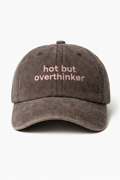 Tresore Șapcă lavabilă cu broderie „Hot But Overthinker” / Buzunar lavabil cu...