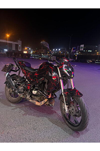 Motiker Benelli 125S Craked Kırmızı Siyah Tasarımı Sticker Etiket Modeli