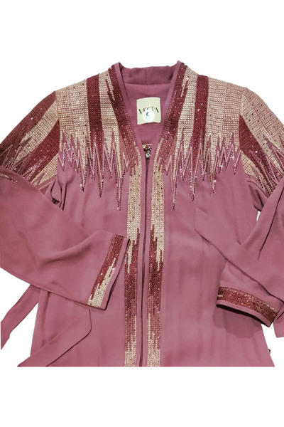 VESTA اكتشف المجموعة الجديدة من القفاطين التركية مع