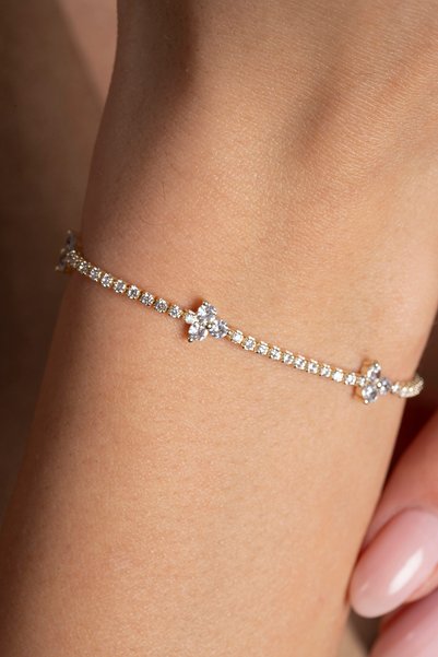 Elika Silver Triple Clover Detailed Waterway Bracelet / Adjustable Design, Gold Plated
