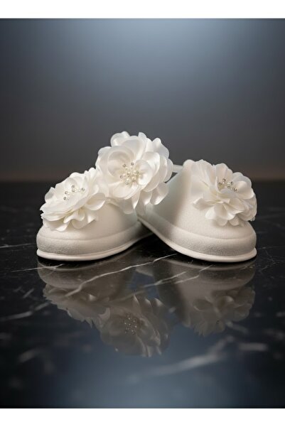 PREGNANT WORLD Ecru Floral Maternity Crown Slippers Set