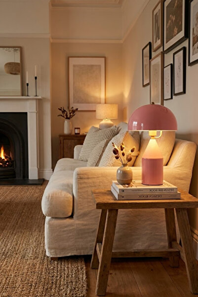 Luzarana Toms Pembe Masa Lambası Modern Dekoratif Metal Tasarım Şık Aydınlatma