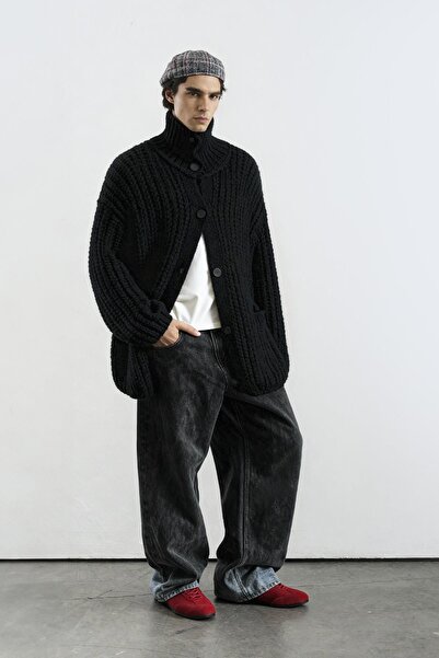 Hiccup GIESTO Oversized Ribbed Turtleneck Cardigan