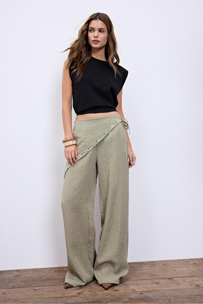 Stradivarius Dökümlü eşarp pantolon