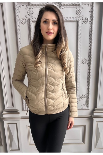 styleFlex Women's quilted fleece jacket with Hooded and adjustable side draws...