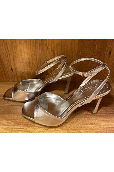 FELES حذاء نسائي بكعب مدبب ومقدمة مدببة