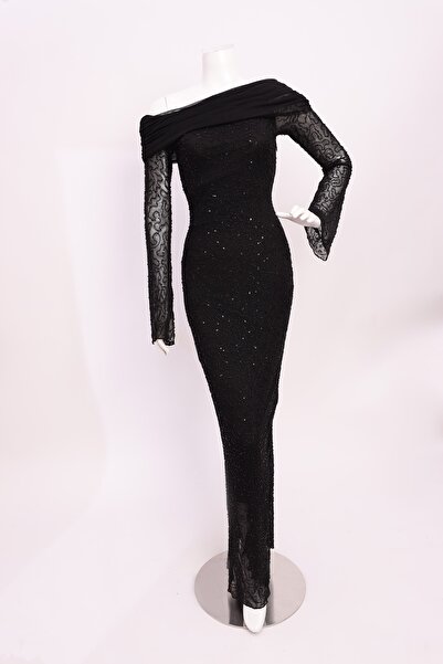 naseej فستان سهرة مطرز متميز