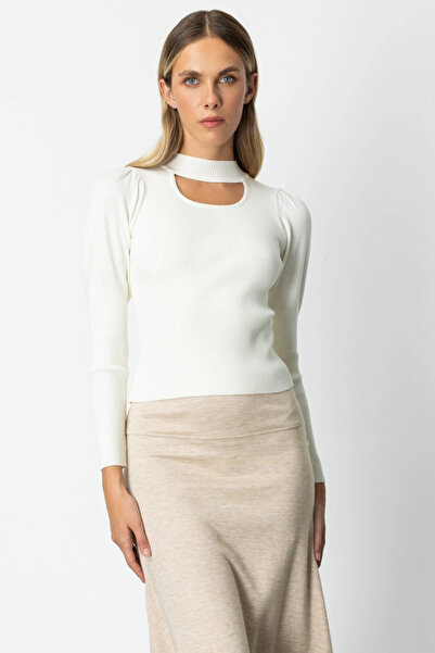 On Fashion Women's Ecru Sweater with Balloon Sleeves and Windowed Collar 65303