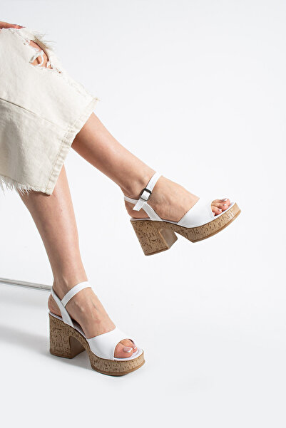 dabab shoes Γυναικεία πέδιλα LOREVA με λευκή πλατφόρμα και τακούνι πάχους 9 ε...