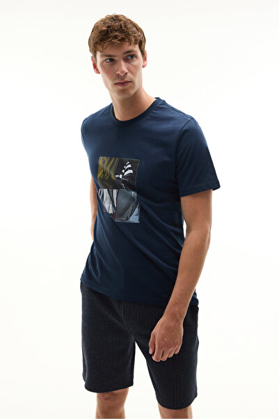 Mudo تي شيرت مطبوع بياقة دائرية وأكمام قصيرة