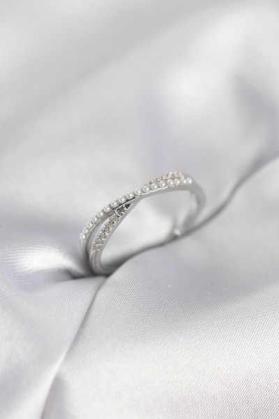 ELİZ BERRA MODA خاتم نسائي فضي اللون مرصع باللؤلؤ والزركون