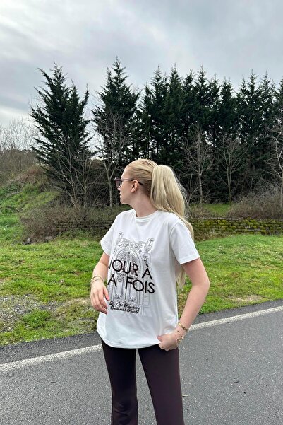 lizge giyim Print and Embroidery Detail T-Shirt