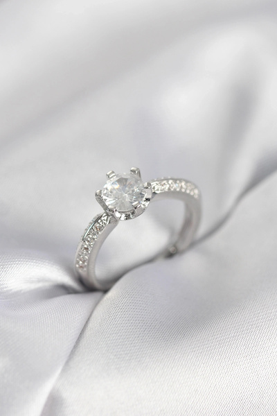 shopwave خاتم نسائي من الفضة مرصع بحجر الزركون موديل تيك ستون