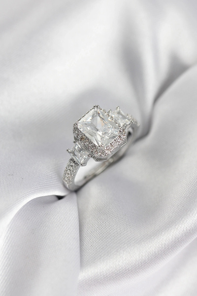 shopwave خاتم نسائي مربع الشكل من الفضة اللونية مرصع بحجر الزركون وحجر واحد