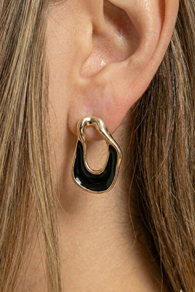 AURRARİ Gold Hole Black Enamel Earrings