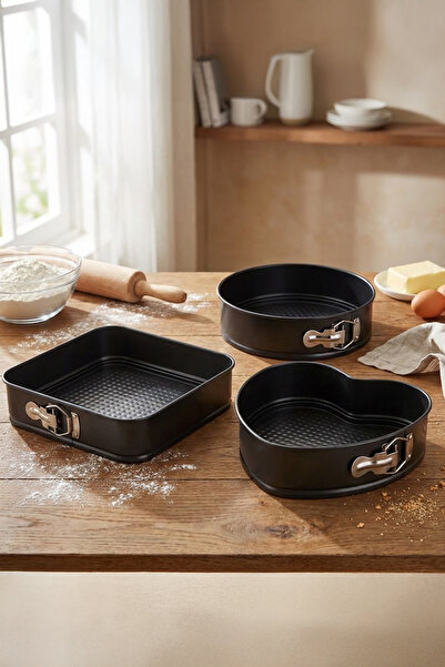 Vadi Set of 3 Black Carbon Steel Non-Stick Heart-Shaped Round Square Cake Molds