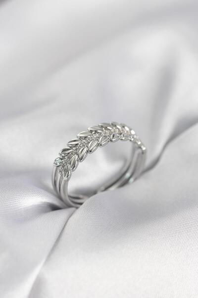 Inure Jewelry خاتم نسائي من حجر الزركون موديل باشاك باللون الفضي