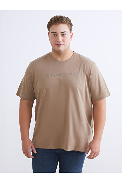 LC Waikiki RMZ GİYİM FARKIYA تي شيرت رجالي من القطن الممشط بطباعة ياقة روبا م...