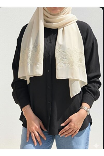 Veil Designer A white, embroidered headscarf with Japanese roses on both side...