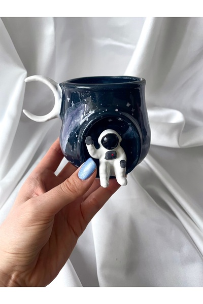 Nouis Handmade Ceramic Mug with Astronaut Figure