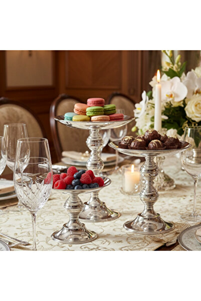 i love home glass Silver Footed Presentation Stand Set of 3