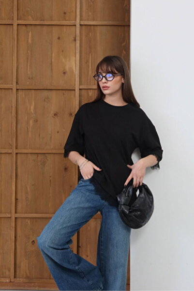 Caddebostan Moda Women's Lace Detailed Crew Neck Oversize Cotton T-Shirt