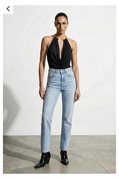 Quzu Aksesuar Detaylı Ucu Taşlı Bodysuit Bluz Siyah