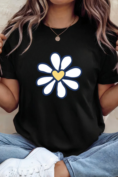 Sarah's Boutique Women's T-shirt – 100% cotton – "Blooming Love"