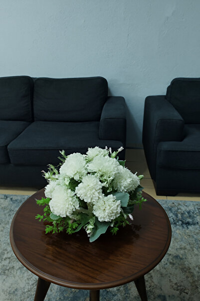 SAKLI ATÖLYEM Dekoratif Yapay Çiçek Aranjmanı-Karanfil ve Şimşir Ahşap Saksı da