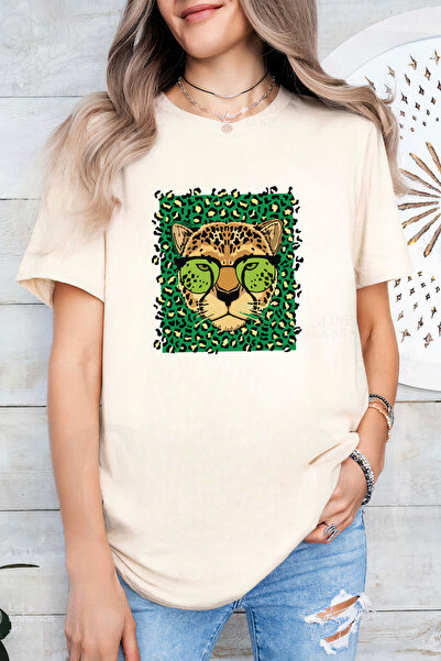 Sarah's Boutique Women's T-shirt – 100% cotton – "Leopard Vibe"