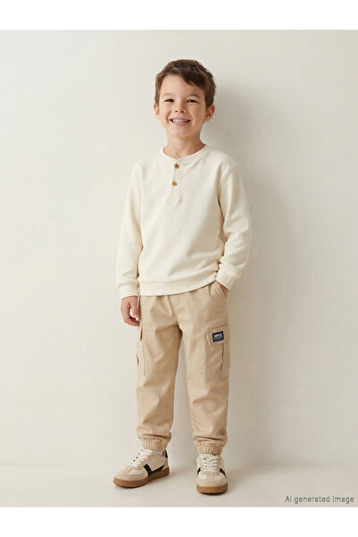 LC Waikiki بنطلون جوجر للأولاد من بيك للموسم الجديد بخصر مطاطي