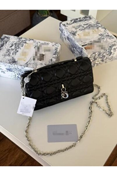 Generic Handbag and shoulder bag, high quality material, with accessories