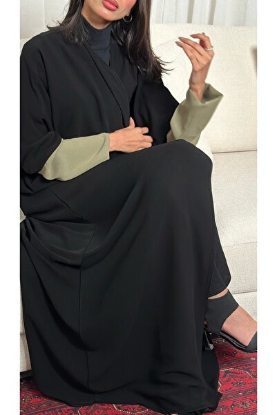 Abay-ti A black abaya with an elegant sleeve detail… details that make all th...