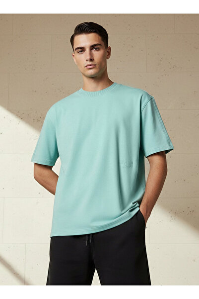 Lee Cooper تي شيرت رجالي مطرز بأكمام قصيرة ورقبة دائرية وقصة عادية