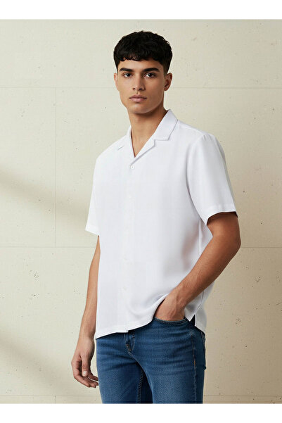 FAV Men Regular Fit Camp Collar Textured Short Sleeves Shirt
