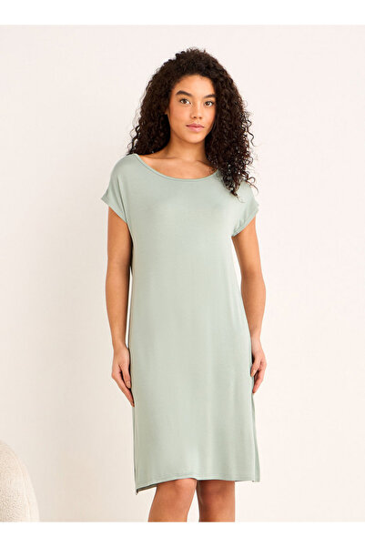 FAV فستان نوم قصير الأكمام بتفاصيل من الدانتيل