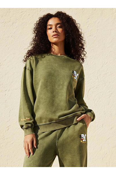 SP Characters سويت شيرت قصة مريحة مزين بطبعة ميكي ماوس